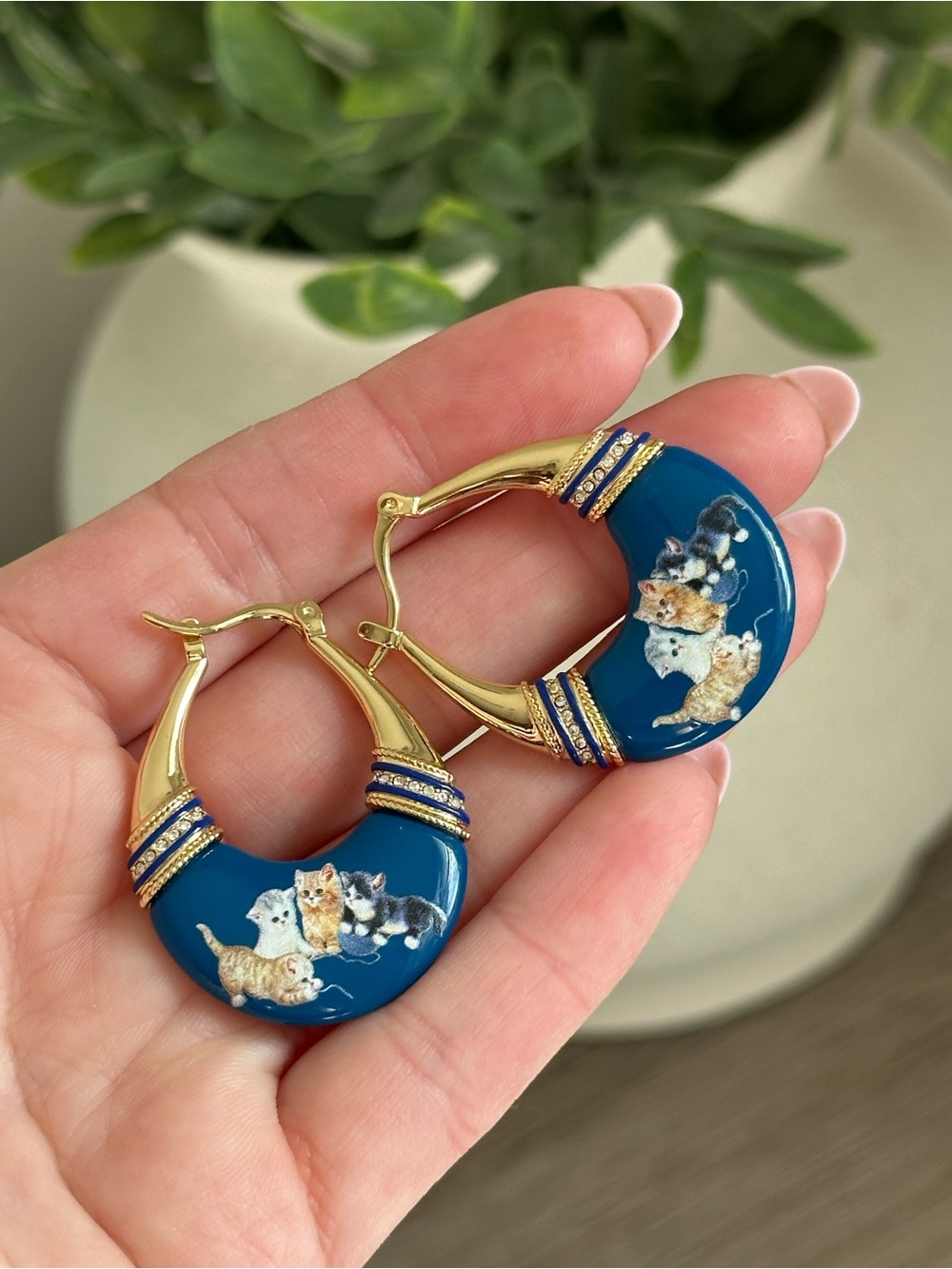 NEW Kitty-Kat Cute Gold Toned Hoop Earrings - The Bradford Exchange